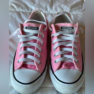 Converse size women’s 7